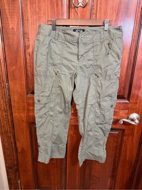 Apt. 9 Olive Green Cargo Capris